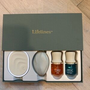 NWOT Lifelines Sensory Immersion Gift Set with Bottles of Essential Oil